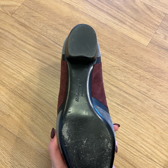 Salvatore Ferragamo Women's Vara Patchwork Burgundy and Gray Suede Pump Heel - Picture 8 of 9